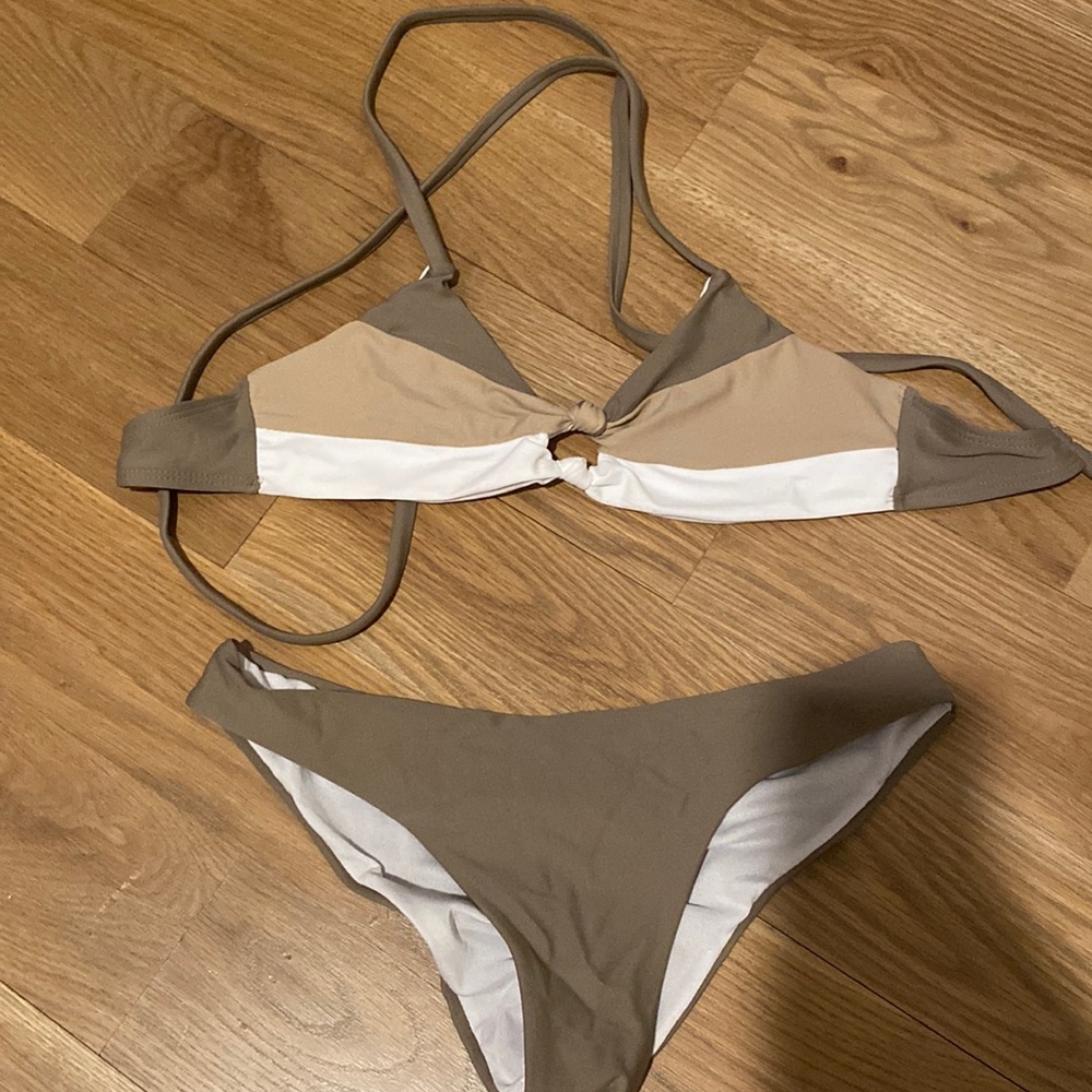 Tri colored swim suit